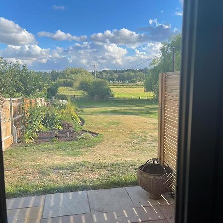 Garden Studio Ньюбери Экстерьер фото